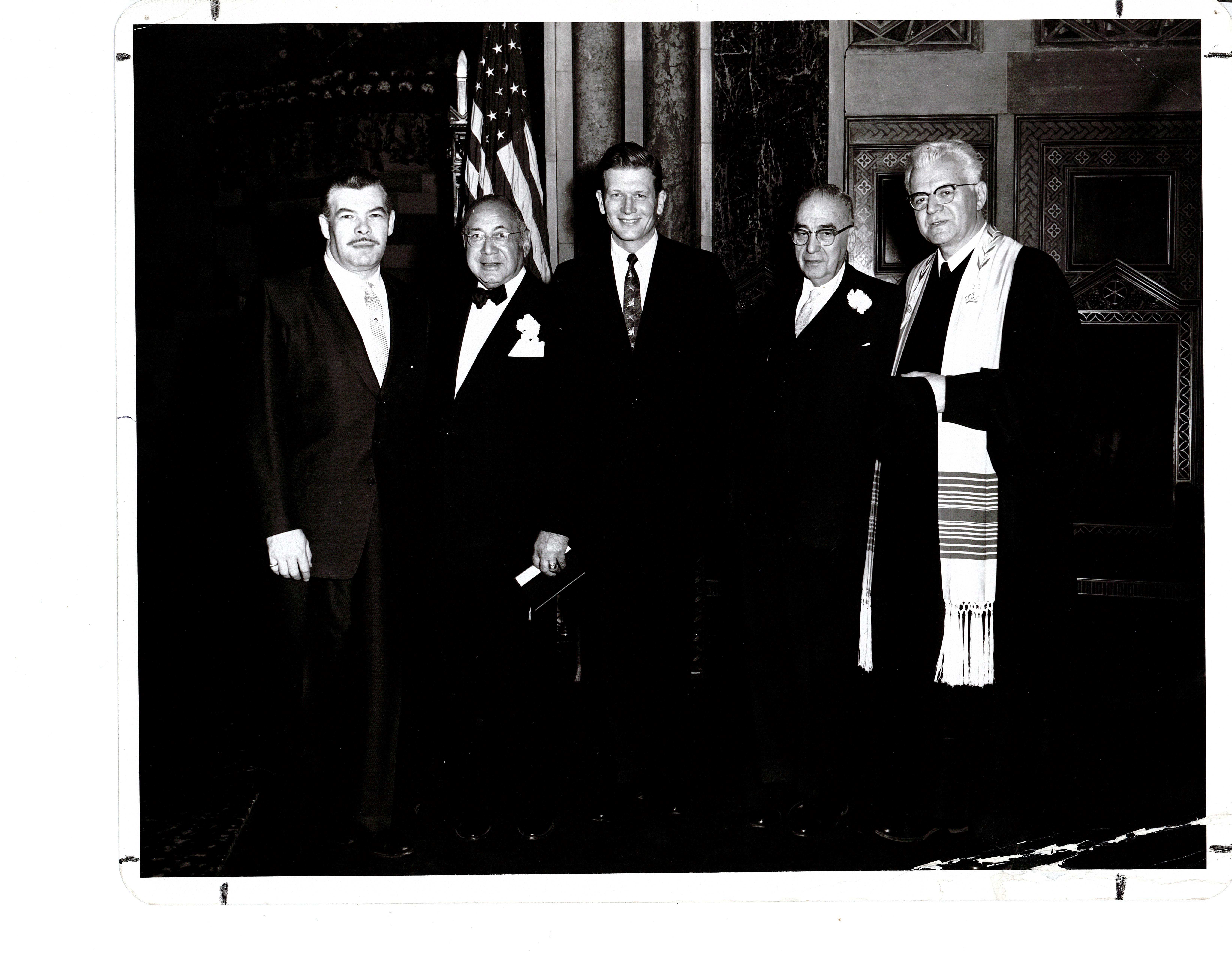 Cantor Gunter Hirshberg, Walter Weisman President, Mayor John Lindsey, Rabbi Lewis Newman 1961