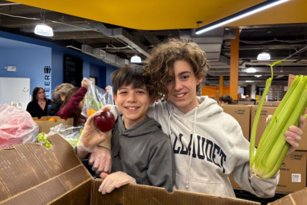Mitzvah Morning at West Side Campaign Against Hunger